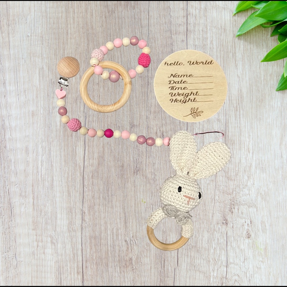Crocheted bunny rattle silicone/beechwood Teether silicone pacifier clip 5 piece